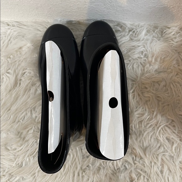 UGG Sienna Rain Boot Black High-Gloss Finish Real Fur From Sheep Size 11 NEW - Picture 7 of 16